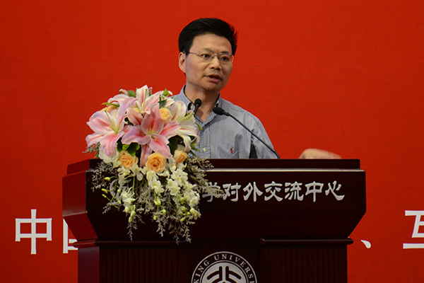 E Weinan made a speech at the Era of China Innovation and Entrepreneurship Forum held at Peking University on August 16, 2016.(Photo provided to chinadaily.com.cn) E Weinan made a speech at the Era of China Innovation and Entrepreneurship Forum held at Peking University on August 16, 2016.(Photo provided to chinadaily.com.cn)