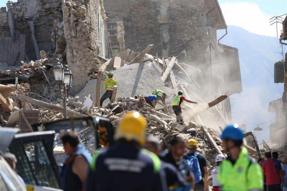 Photo taken on Aug. 24, 2016 shows damaged houses after the earthquake in Amatrice, central Italy. The 6.0 magnitude earthquake hit the city of Rieti at 3:32 a.m. Wednesday (0132 GMT), with a shallow depth of 4.2 km, according to the National Institute of Volcanology and Seismology. (Photo: Xinhua/Jin Yu) Photo taken on Aug. 24, 2016 shows damaged houses after the earthquake in Amatrice, central Italy. The 6.0 magnitude earthquake hit the city of Rieti at 3:32 a.m. Wednesday (0132 GMT), with a shallow depth of 4.2 km, according to the National Institute of Volcanology and Seismology. (Photo: Xinhua/Jin Yu)