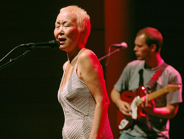 Sainkho Namtchylak, the musical artist from Tuva, Russian Federation, will perform at the Graceland Electronic Music Festival. (Photo provided to China Daily) Sainkho Namtchylak, the musical artist from Tuva, Russian Federation, will perform at the Graceland Electronic Music Festival. (Photo provided to China Daily)