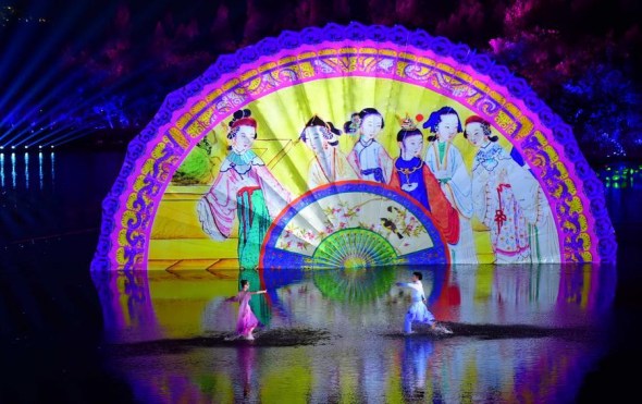 Dancers perform at the evening gala. (Photo/Xinhua) Dancers perform at the evening gala. (Photo/Xinhua)