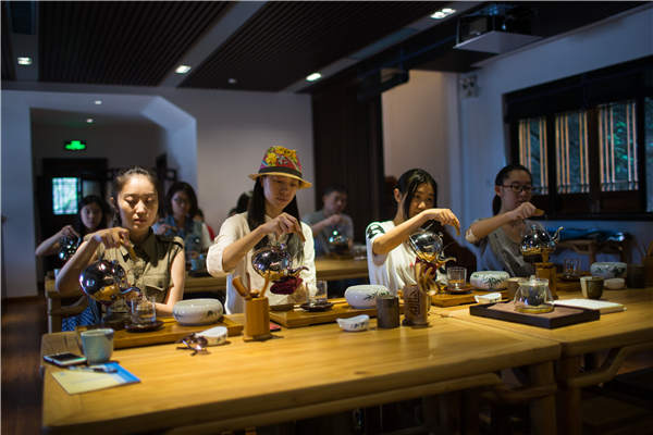 The China National Tea Museum hosts many activities to help young generations better understand the country's tea culture. The China National Tea Museum hosts many activities to help young generations better understand the country's tea culture.