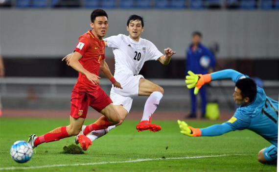 Iran's Sardar Azmoun (2nd L) shoots during the Russia 2018 World Cup Asian Qualifier match between China and Iran in Shenyang, capital of northeast China's Liaoning Province, on Sept. 6, 2016. (Photo: Xinhua/Tao Xiyi) Iran's Sardar Azmoun (2nd L) shoots during the Russia 2018 World Cup Asian Qualifier match between China and Iran in Shenyang, capital of northeast China's Liaoning Province, on Sept. 6, 2016. (Photo: Xinhua/Tao Xiyi)