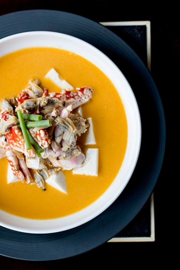 Braised spotted sea crab with clams and bean curd in rice-wine vinasse. (Photo provided to China Daily) Braised spotted sea crab with clams and bean curd in rice-wine vinasse. (Photo provided to China Daily)