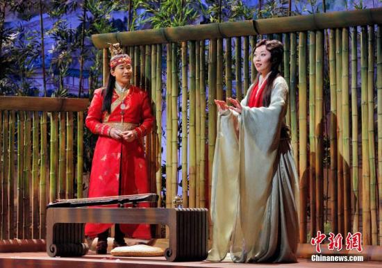 The Dream of the Red Chamber 's English opera adaptation was put on stage in San Francisco on Sept 10, 2016. (Photo/Chinanews.com) The Dream of the Red Chamber 's English opera adaptation was put on stage in San Francisco on Sept 10, 2016. (Photo/Chinanews.com)
