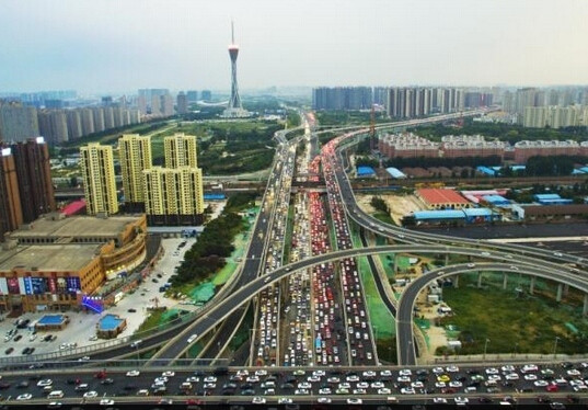The overpass, the biggest of its kind in Zhengzhou, was opened on June 27(Photo from web) The overpass, the biggest of its kind in Zhengzhou, was opened on June 27(Photo from web)
