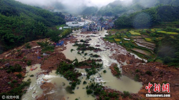 Aerial view shows a landslide triggered by typhoon rain in Suichang County, Zhejiang Province, Sept. 28, 2016. (Photo/CFP) Aerial view shows a landslide triggered by typhoon rain in Suichang County, Zhejiang Province, Sept. 28, 2016. (Photo/CFP)