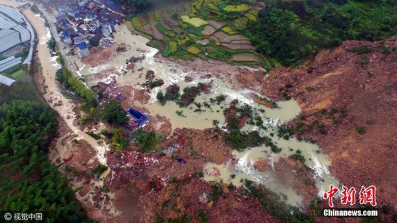 Aerial view shows a landslide triggered by typhoon rain in Suichang County, Zhejiang Province, Sept. 28, 2016. (Photo/CFP) Aerial view shows a landslide triggered by typhoon rain in Suichang County, Zhejiang Province, Sept. 28, 2016. (Photo/CFP)