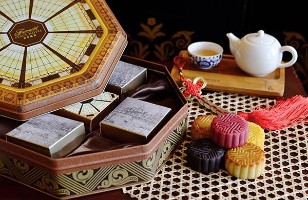 Peace Hotel in Shanghai has prepared a selection of mooncake gift boxes with an art deco touch. (Photo provided to China Daily)