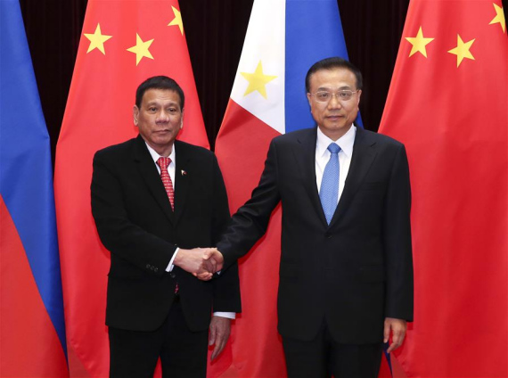 Chinese Premier Li Keqiang (R) meets with Philippine President Rodrigo Duterte at the Great Hall of the People in Beijing, capital of China, Oct. 20, 2016. (Photo: Xinhua/Pang Xinglei) Chinese Premier Li Keqiang (R) meets with Philippine President Rodrigo Duterte at the Great Hall of the People in Beijing, capital of China, Oct. 20, 2016. (Photo: Xinhua/Pang Xinglei)
