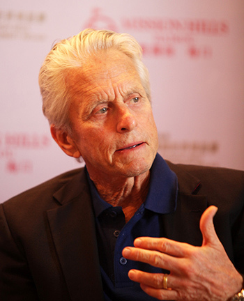 Oscar winner Michael Douglas speaks during a press conference in Haikou,Hainan province, on Friday. (Photo by Qiu Quanlin/chinadaily.com.cn) Oscar winner Michael Douglas speaks during a press conference in Haikou,Hainan province, on Friday. (Photo by Qiu Quanlin/chinadaily.com.cn)