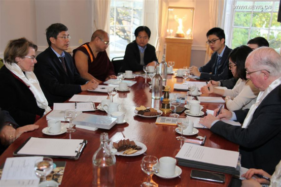 Members of China's Tibetan culture delegation talk with members of Institute of International and European Affairs (IIEA) in Dublin, Ireland on Oct. 25, 2016. (Photo: Xinhua/Xiong Sihao) Members of China's Tibetan culture delegation talk with members of Institute of International and European Affairs (IIEA) in Dublin, Ireland on Oct. 25, 2016. (Photo: Xinhua/Xiong Sihao)