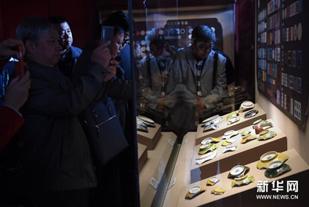 This ongoing porcelain exhibition at the Palace Museum promises visitors a wide view of imperial China. This ongoing porcelain exhibition at the Palace Museum promises visitors a wide view of imperial China.