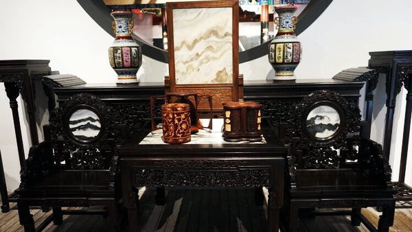 Su-style furniture was showed at Prince Kung's Mansion. Beijing, Oct 7, 2016. (Photo/Sina Weibo) Su-style furniture was showed at Prince Kung's Mansion. Beijing, Oct 7, 2016. (Photo/Sina Weibo)