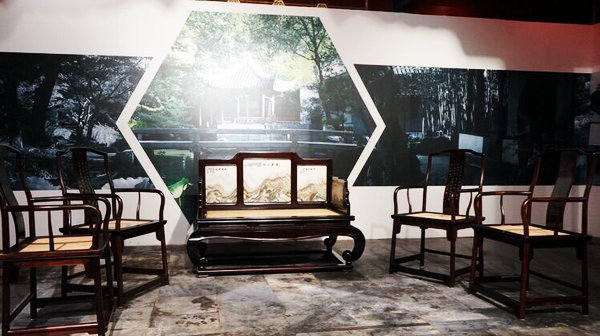Su-style furniture was showed at Prince Kung's Mansion. Beijing, Oct 7, 2016. (Photo/Sina Weibo) Su-style furniture was showed at Prince Kung's Mansion. Beijing, Oct 7, 2016. (Photo/Sina Weibo)