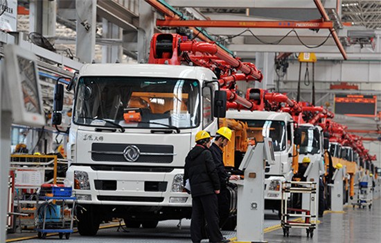 Sany Group technicians assemble engineering machinery in the firm's assembly plant in Changsha, Hunan province. (Photo/Xinhua) Sany Group technicians assemble engineering machinery in the firm's assembly plant in Changsha, Hunan province. (Photo/Xinhua)