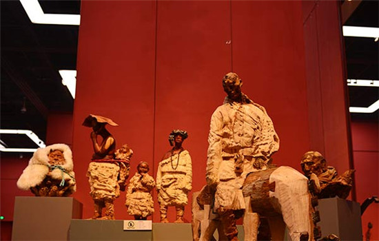 The Fourth China Sculpture Exhibition is running at Shandong Art Museum through Nov 13. Works by up-and-coming artists are one of the highlights of the show. (Photo provided to China Daily) The Fourth China Sculpture Exhibition is running at Shandong Art Museum through Nov 13. Works by up-and-coming artists are one of the highlights of the show. (Photo provided to China Daily)