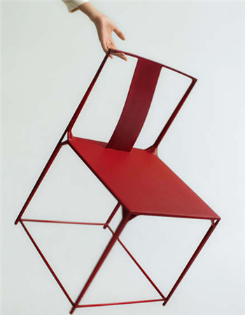 A carbon fiber chair designed by Chinese firm Shang Xia. (Photo provided to China Daily) A carbon fiber chair designed by Chinese firm Shang Xia. (Photo provided to China Daily)