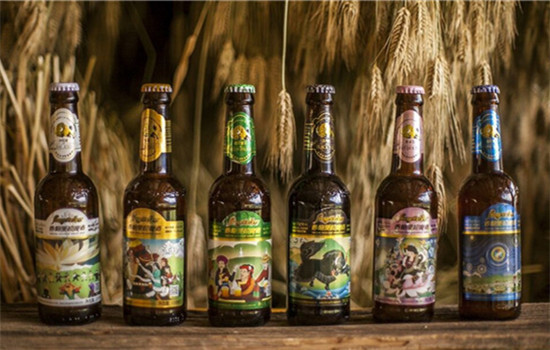 Shangri-La Brewery's Black Yak (third from right) wins a silver award. (Photo provided to China Daily) Shangri-La Brewery's Black Yak (third from right) wins a silver award. (Photo provided to China Daily)