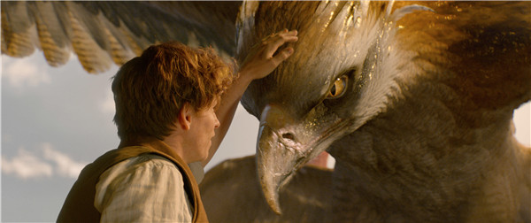 Eddie Redmayne, the youngest-ever Oscar winner, plays the protagonist in the new film, Fantastic Beasts and Where to Find Them. (Photo provided to China Daily) Eddie Redmayne, the youngest-ever Oscar winner, plays the protagonist in the new film, Fantastic Beasts and Where to Find Them. (Photo provided to China Daily)