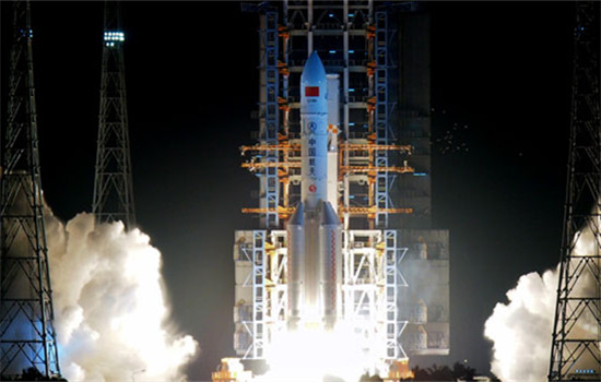The Long March-5 blasts off from Wenchang Space Launch center in South China's Hainan province.(Photo by Su Dong for China Daily) The Long March-5 blasts off from Wenchang Space Launch center in South China's Hainan province.(Photo by Su Dong for China Daily)