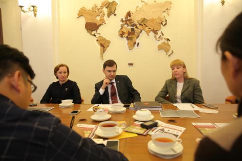 China’s media group conducts interview in Saint Petersburg State University. (Photo/CNTV) China’s media group conducts interview in Saint Petersburg State University. (Photo/CNTV)