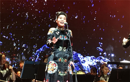 Gong Linna performs at the closing of the concert, Enchanting China: Masterpieces of Chinese Music, in Toronto, Dec 3, 2016. (Photo provided to chinadaily.com.cn) Gong Linna performs at the closing of the concert, Enchanting China: Masterpieces of Chinese Music, in Toronto, Dec 3, 2016. (Photo provided to chinadaily.com.cn)