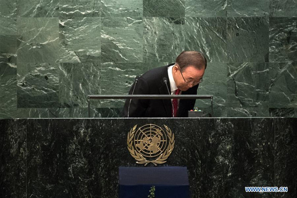 Retiring UN Secretary-General Ban Ki-moon bows at an oath of office ceremony of UN Secretary-General-designate Antonio Guterres (not seen in the picture) at the UN headquarters in New York, on Dec. 12, 2016. UN Secretary-General-designate Antonio Guterres was sworn in as the new secretary-general of the world body at an oath of office ceremony here on Monday. (Xinhua/Li Muzi) Retiring UN Secretary-General Ban Ki-moon bows at an oath of office ceremony of UN Secretary-General-designate Antonio Guterres (not seen in the picture) at the UN headquarters in New York, on Dec. 12, 2016. UN Secretary-General-designate Antonio Guterres was sworn in as the new secretary-general of the world body at an oath of office ceremony here on Monday. (Xinhua/Li Muzi)