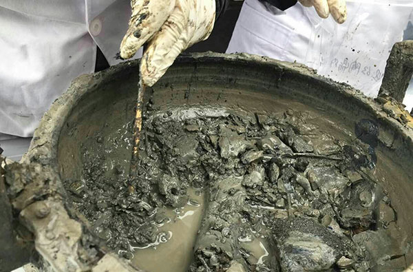 Beef broth that was found by archaeologists in an ancient tomb in Xinyang, Henan province. (Photo provided to China Daily) Beef broth that was found by archaeologists in an ancient tomb in Xinyang, Henan province. (Photo provided to China Daily)