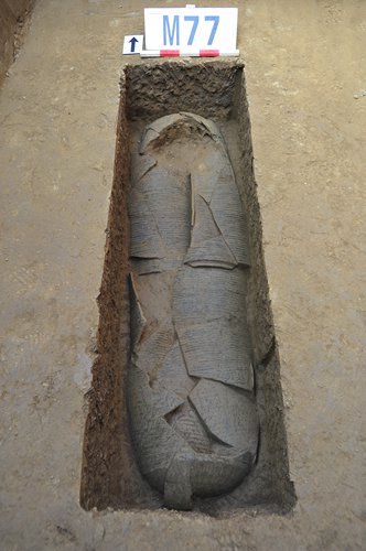 Burial urns for a child (left) and an adult discovered in Tongzhou in 2016 Photo: Courtesy of the Beijing Municipal Administration of Cultural Heritage Burial urns for a child (left) and an adult discovered in Tongzhou in 2016 Photo: Courtesy of the Beijing Municipal Administration of Cultural Heritage