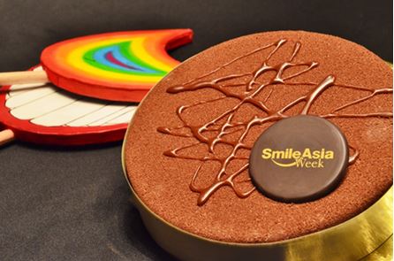 The specially-designed cake for Smile Asia Week. (Photo provided to chinadaily.com.cn) The specially-designed cake for Smile Asia Week. (Photo provided to chinadaily.com.cn)