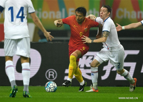 Mao Jianqing (C) of China competes during the match between China and Iceland at 2017 China Cup International Football Championship in Nanning, capital of south China's Guangxi Zhuang Autonomous Region, on Jan. 10, 2017. (Xinhua/Guo Yong) Mao Jianqing (C) of China competes during the match between China and Iceland at 2017 China Cup International Football Championship in Nanning, capital of south China's Guangxi Zhuang Autonomous Region, on Jan. 10, 2017. (Xinhua/Guo Yong)
