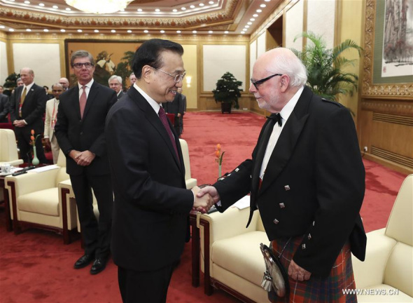Chinese Premier Li Keqiang meets with foreign experts working in China prior to the Lunar Chinese New Year, in Beijing, capital of China, Jan. 20, 2017. (Xinhua/Pang Xinglei) Chinese Premier Li Keqiang meets with foreign experts working in China prior to the Lunar Chinese New Year, in Beijing, capital of China, Jan. 20, 2017. (Xinhua/Pang Xinglei)