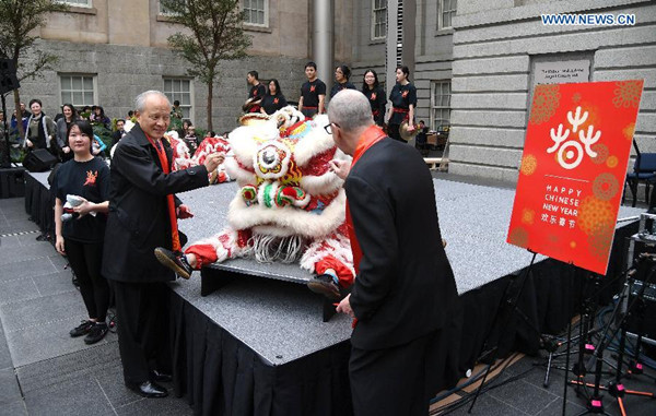 Chinese Ambassador to the United States Cui Tiankai (L) and Smithsonian Secretary David Skorton dot the eyes of a dancing lion during an event celebrating Chinese Lunar New Year at Smithsonian American Art Museum, Washington D.C., the United States, on Jan. 28, 2017.(Xinhua/Yin Bogu) Chinese Ambassador to the United States Cui Tiankai (L) and Smithsonian Secretary David Skorton dot the eyes of a dancing lion during an event celebrating Chinese Lunar New Year at Smithsonian American Art Museum, Washington D.C., the United States, on Jan. 28, 2017.(Xinhua/Yin Bogu)