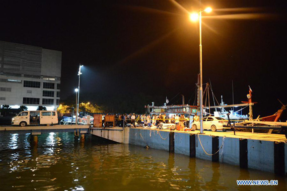 People who have been rescued after their boat sank off Malaysia's Sabah state arrive in Kota Kinabalu, Malaysia, on Jan. 30, 2017. (Photo/Xinhua) People who have been rescued after their boat sank off Malaysia's Sabah state arrive in Kota Kinabalu, Malaysia, on Jan. 30, 2017. (Photo/Xinhua)
