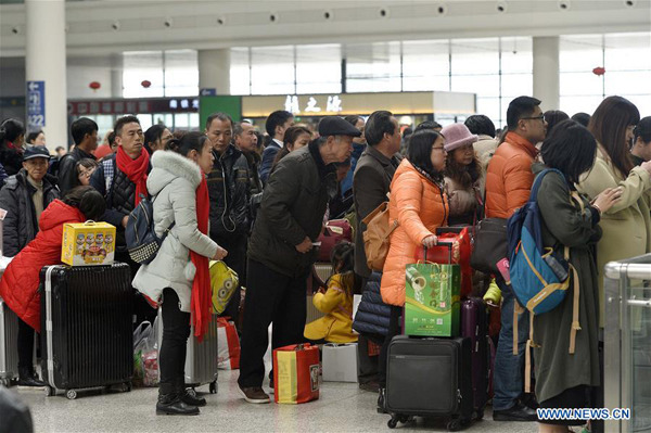 Passengers wait for trains at the Nanchang West Railway Station in Nanchang, capital of east China's Jiangxi Province, Feb. 1, 2017. (Xinhua/Peng Zhaozhi) Passengers wait for trains at the Nanchang West Railway Station in Nanchang, capital of east China's Jiangxi Province, Feb. 1, 2017. (Xinhua/Peng Zhaozhi)