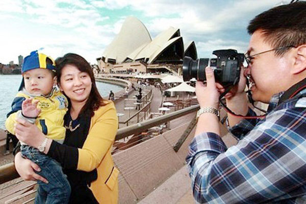 A Chinese family visit Sydney, Australia. (Photo/China Daily) A Chinese family visit Sydney, Australia. (Photo/China Daily)