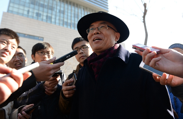 Lawyer Li Shuting speaks to the media outside the Second Circuit Court in Shenyang, Liaoning province, after his client Nie Shubin was exonerated in December. Nie was executed in 1995 as a result of a flawed trial. (WANG YUEXI/CHINA DAILY) Lawyer Li Shuting speaks to the media outside the Second Circuit Court in Shenyang, Liaoning province, after his client Nie Shubin was exonerated in December. Nie was executed in 1995 as a result of a flawed trial. (WANG YUEXI/CHINA DAILY)