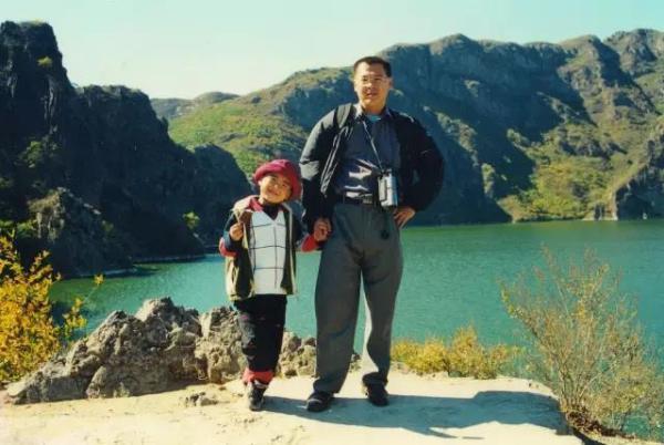 The father and his son. (Photo/Hangzhou City Express) The father and his son. (Photo/Hangzhou City Express)