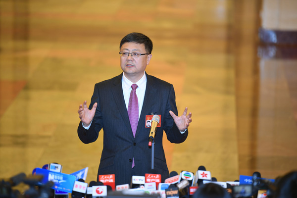 Minister of Environmental Protection Chen Jining meets the media during the annual session of the National People’s Congress in Beijing March 8, 2017. (Photo/Xinhua) Minister of Environmental Protection Chen Jining meets the media during the annual session of the National People’s Congress in Beijing March 8, 2017. (Photo/Xinhua)