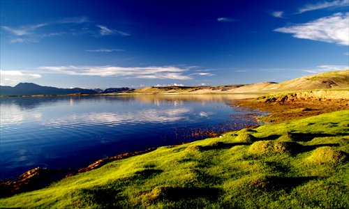 A lake in the Sanjiangyuan region on the Qinghai-Tibet Plateau (File photo/Courtesy of Wang Fangchen)