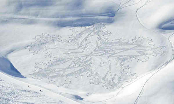 British artist Simon Beck has produced more than 250 drawings on snowscapes around the world since 2004. (Photo provided to China Daily) British artist Simon Beck has produced more than 250 drawings on snowscapes around the world since 2004. (Photo provided to China Daily)