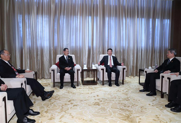 Chinese Vice Premier Zhang Gaoli (2nd R) meets with Vincent Siew (2nd L), honorary chairman of the Taiwan-based Cross-Straits Common Market Foundation, at the Boao Forum for Asia Annual Conference 2017 in Boao, south China's Hainan Province, March 24, 2017. (Xinhua/Wang Ye) Chinese Vice Premier Zhang Gaoli (2nd R) meets with Vincent Siew (2nd L), honorary chairman of the Taiwan-based Cross-Straits Common Market Foundation, at the Boao Forum for Asia Annual Conference 2017 in Boao, south China's Hainan Province, March 24, 2017. (Xinhua/Wang Ye)