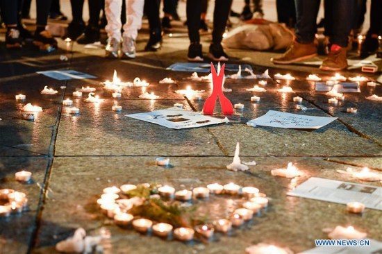 Candles are lit during the demonstration in front of City Hall in Paris, France on March 29, 2017. The demonstration of the Chinese community carried on for the third day in front of the City Hall to protest against police killing of a Chinese national in a conflict last Sunday night.(Xinhua/Chen Yichen) Candles are lit during the demonstration in front of City Hall in Paris, France on March 29, 2017. The demonstration of the Chinese community carried on for the third day in front of the City Hall to protest against police killing of a Chinese national in a conflict last Sunday night.(Xinhua/Chen Yichen)