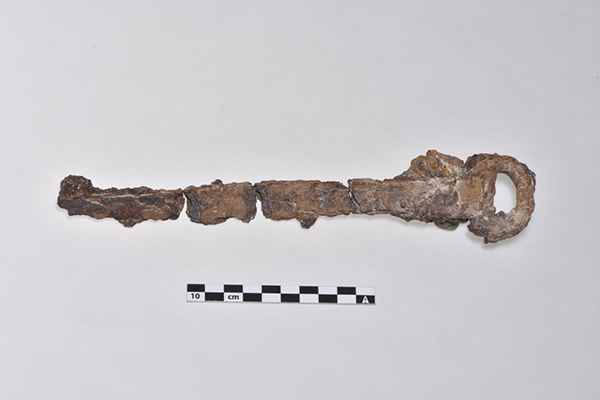 A knife unearthed (Photo/People's Daily Online) A knife unearthed (Photo/People's Daily Online)