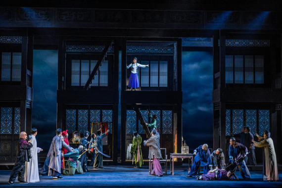 Qinqiang Opera Yisushe is staged at the ongoing China Art Festival in Xi'an, Shaanxi province. The production tells the story of the 100-year-old troupe. (Photo provided to China Daily) Qinqiang Opera Yisushe is staged at the ongoing China Art Festival in Xi'an, Shaanxi province. The production tells the story of the 100-year-old troupe. (Photo provided to China Daily)