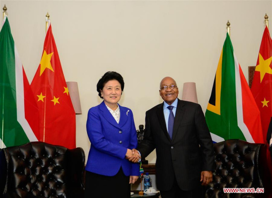 Chinese Vice Premier Liu Yandong (L) shakes hands with South African President Jacob Zuma in Pretoria, South Africa, April 25, 2017. (Xinhua/Zhai Jianlan) Chinese Vice Premier Liu Yandong (L) shakes hands with South African President Jacob Zuma in Pretoria, South Africa, April 25, 2017. (Xinhua/Zhai Jianlan)