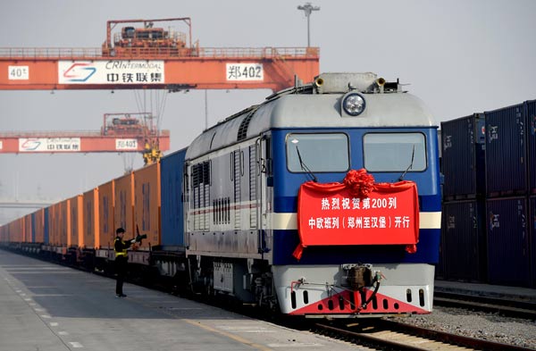 The 200th Zhengzhou-Hamburg cargo train pulls out of Zhengzhou railway station last September. (Photo by Xiao Jingsong/For China Daily)
