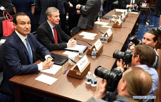 United CEO Oscar Munoz (1st L) prepares to testify before the House Transportation and Infrastructure Committee on customer service policies on Capitol Hill in Washington D.C., the United States, on May 2, 2017. (Xinhua/Yin Bogu) United CEO Oscar Munoz (1st L) prepares to testify before the House Transportation and Infrastructure Committee on customer service policies on Capitol Hill in Washington D.C., the United States, on May 2, 2017. (Xinhua/Yin Bogu)