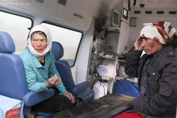 Residents receive treatment at Kuzigun Village in Taxkorgan County, northwest China's Xinjiang Uygur Autonomous Region, May 11, 2017. (Xinhua/Li Jing) Residents receive treatment at Kuzigun Village in Taxkorgan County, northwest China's Xinjiang Uygur Autonomous Region, May 11, 2017. (Xinhua/Li Jing)