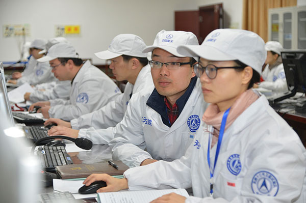 Engineers from the China Academy of Space Technology work on the research and development of Shijian 13, the first Chinese-made high-throughput satellite. (Photo provided to China Daily) Engineers from the China Academy of Space Technology work on the research and development of Shijian 13, the first Chinese-made high-throughput satellite. (Photo provided to China Daily)